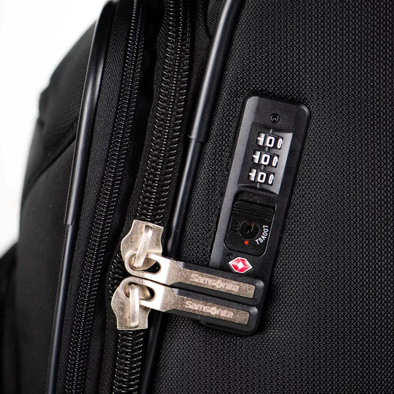 מזוודה טרולי עליה למטוס בד ״20 מבית סמסונייט Samsonite דגם HYPERSPIN Carry On EXP Spinner