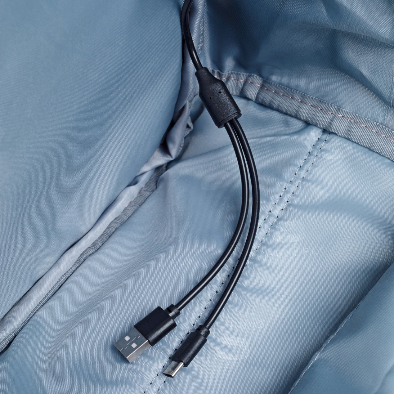 תיק עליה למטוס מתרחב מבית המותג ®CABIN FLY דגם SkyLite מידה S 40x25x20cm