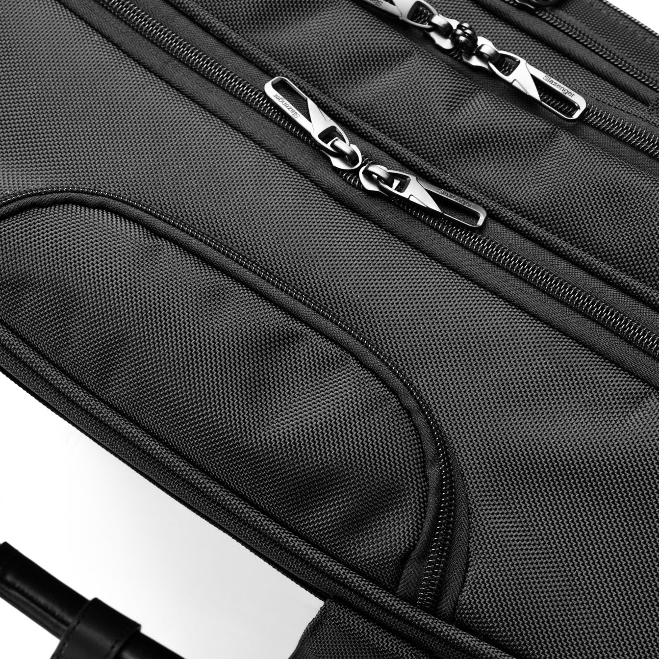 מזוודת טרולי עסקים 2 גלגלים עם תא לללפטופ LAPTOP CASE מבית המותג SLAZENGER סדרת OXFORD