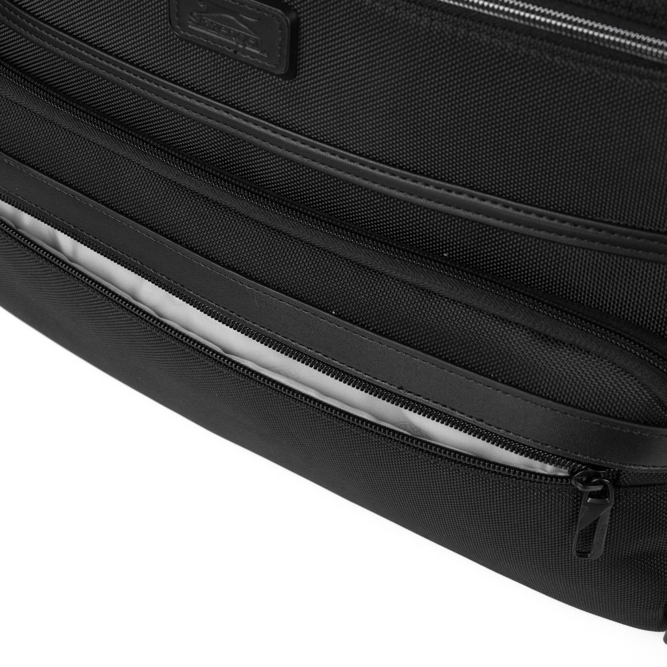 מזוודת טרולי עסקים 2 גלגלים עם תא לללפטופ LAPTOP CASE מבית המותג SLAZENGER סדרת OXFORD