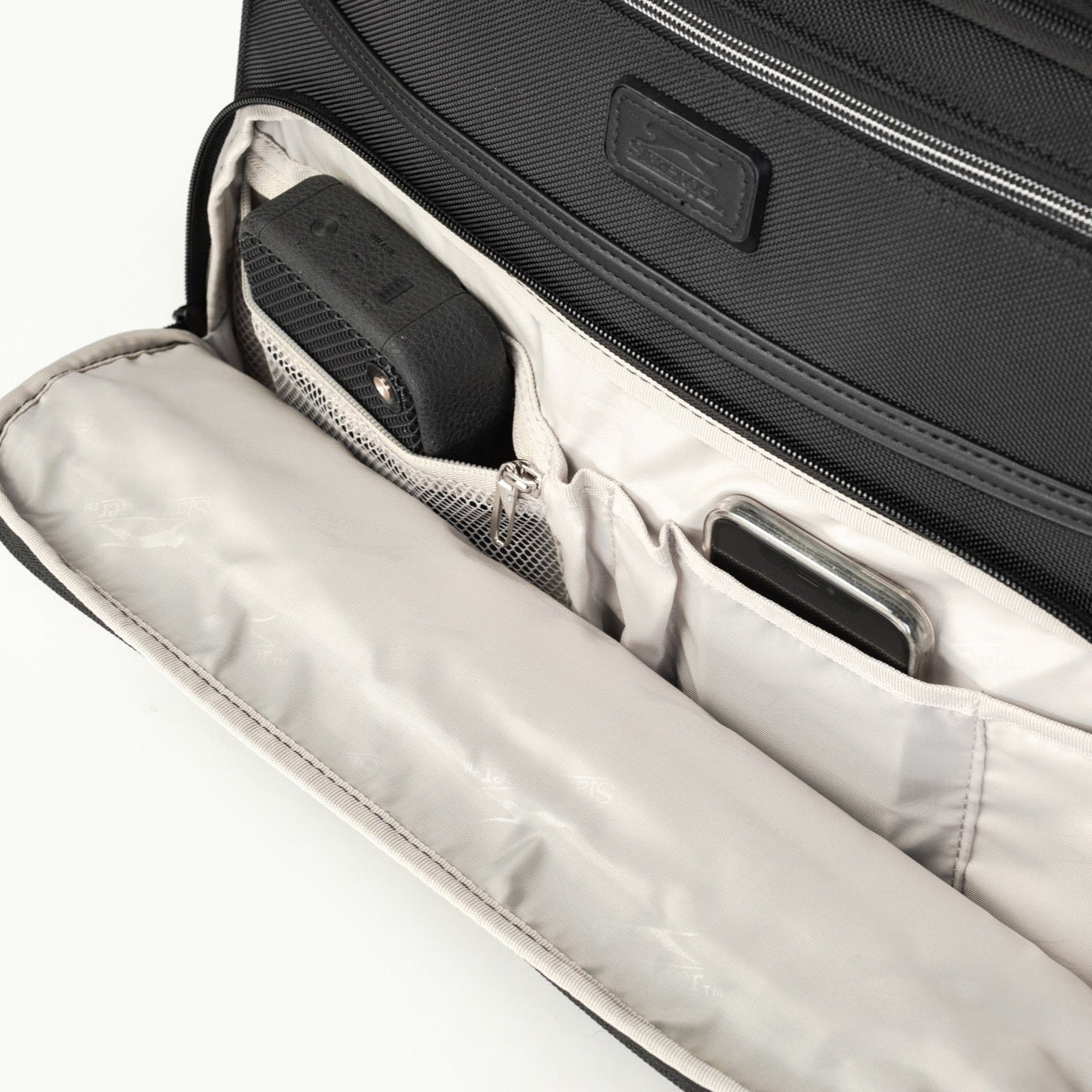 מזוודת טרולי עסקים 2 גלגלים עם תא לללפטופ LAPTOP CASE מבית המותג SLAZENGER סדרת OXFORD