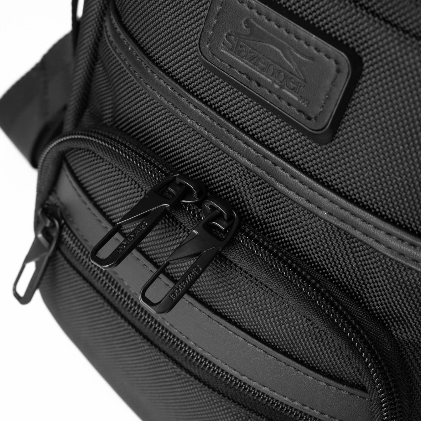 תיק צד פונקציונלי איכותי דגם OXFORD מבית המותג היוקרתי SLAZENGER