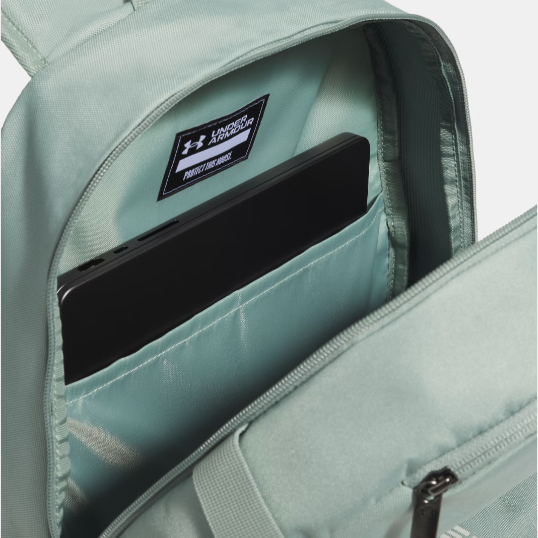 תיק גב ספורטיבי עם תא למחשב נייד מבית Under Armour דגם Hustle Lite Backpack 26L