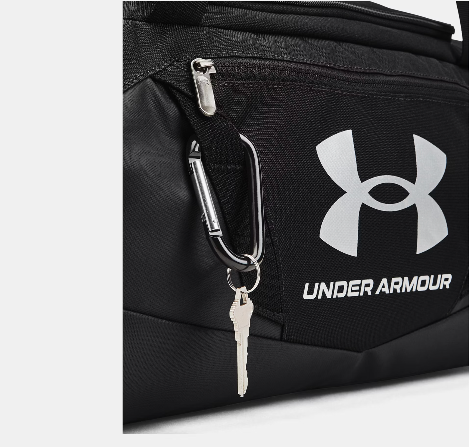 תיק אימון ספורט וחדר כושר פונקציונלי מבית המותג Under Armour דגם Undeniable 5.0 Duffle XS 23L