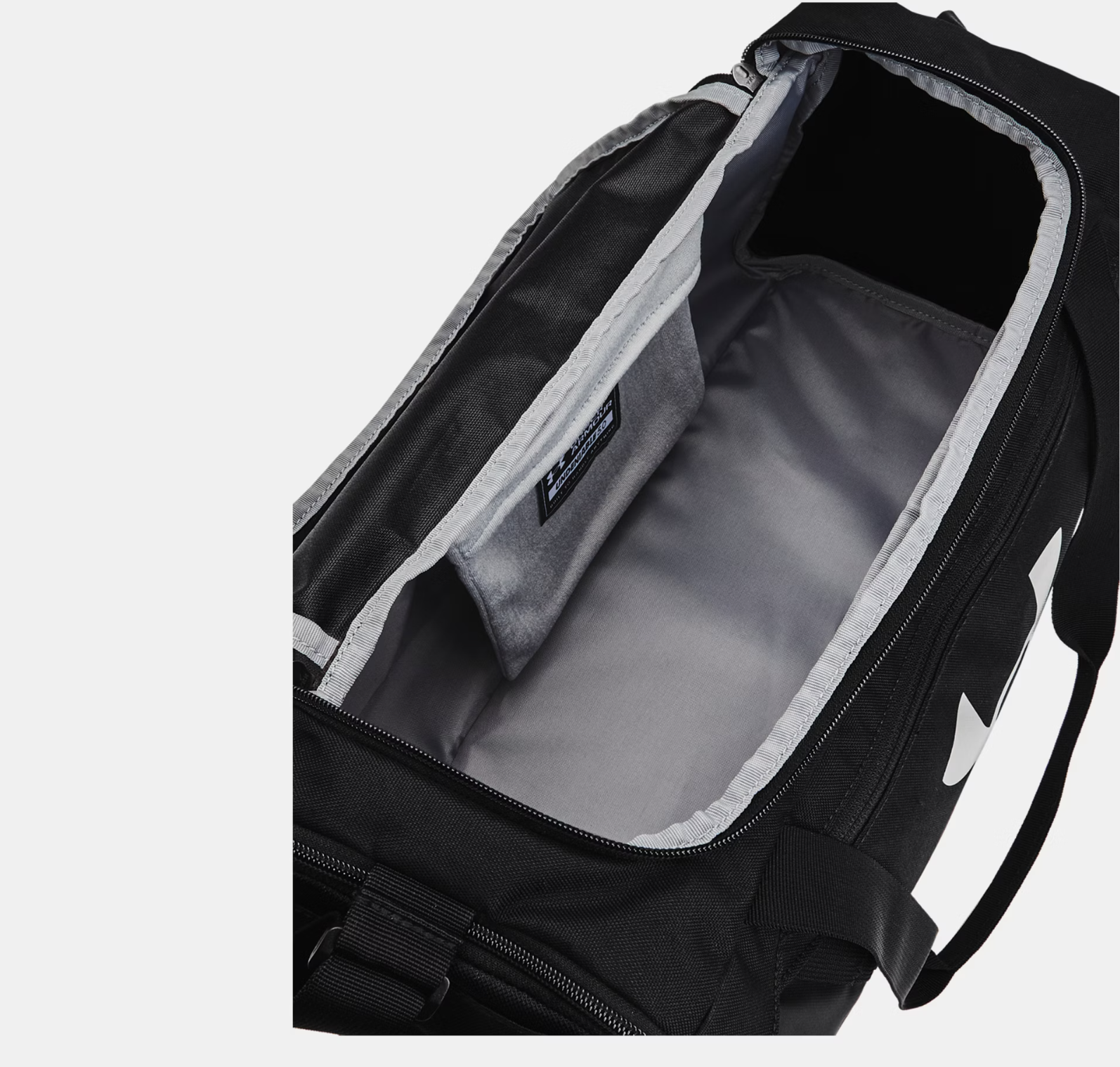 תיק אימון ספורט וחדר כושר פונקציונלי מבית המותג Under Armour דגם Undeniable 5.0 Duffle XS 23L