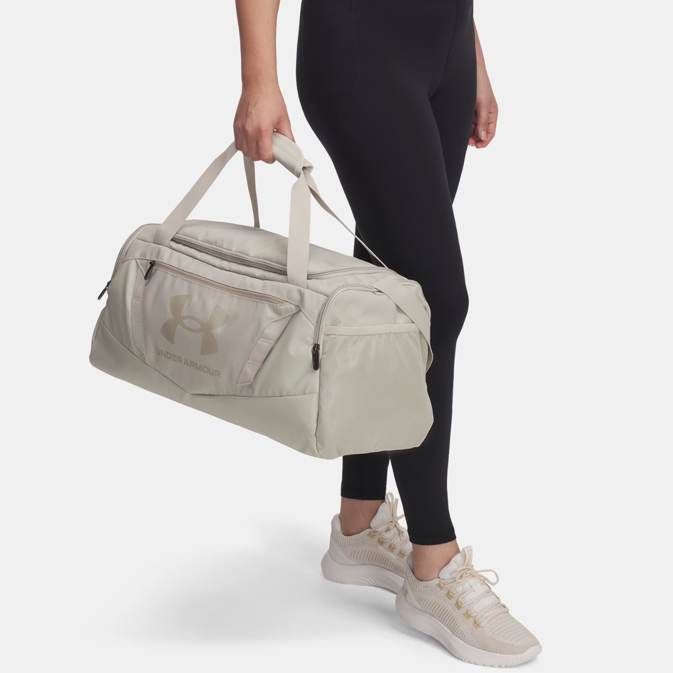 תיק אימון ספורט וחדר כושר פונקציונלי מבית המותג Under Armour דגם Undeniable 5.0 Duffle M 58L