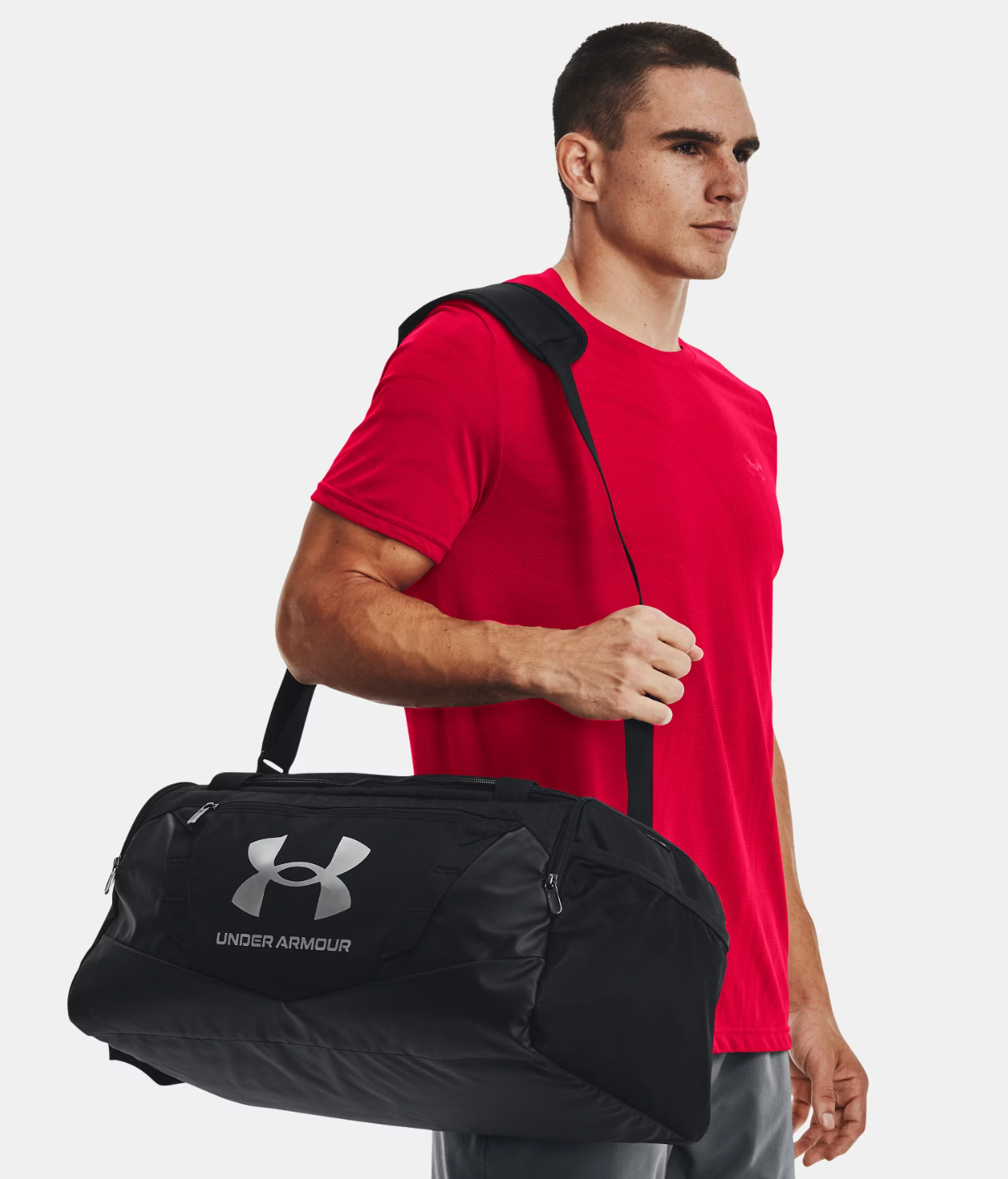 תיק אימון ספורט וחדר כושר פונקציונלי מבית המותג Under Armour דגם Undeniable 5.0 Duffle S 40L