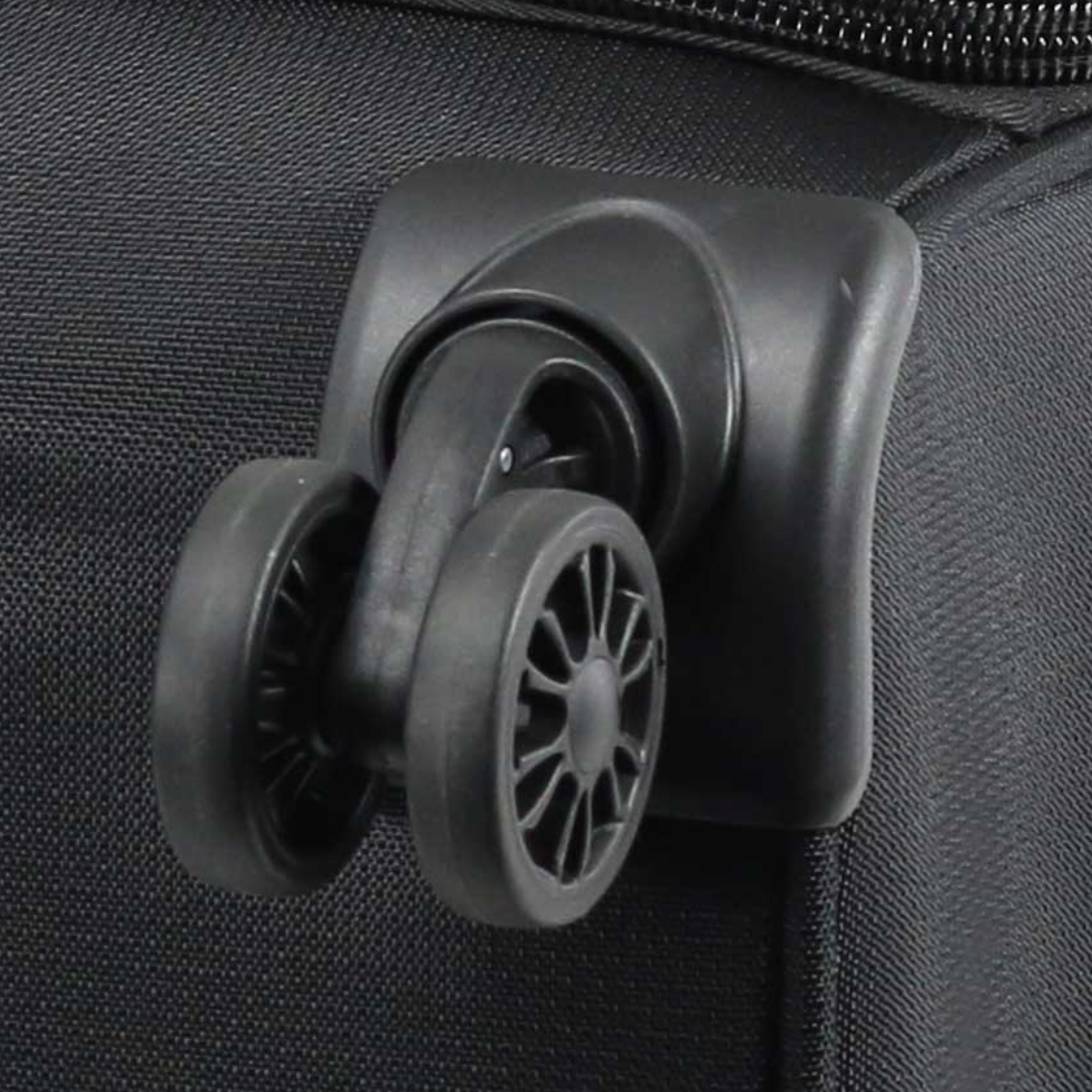 מזוודה גדולה בד עמידה ואיכותית ״28 מבית סמסונייט Samsonite דגם DAKAR 2.0 SPINNER EXP