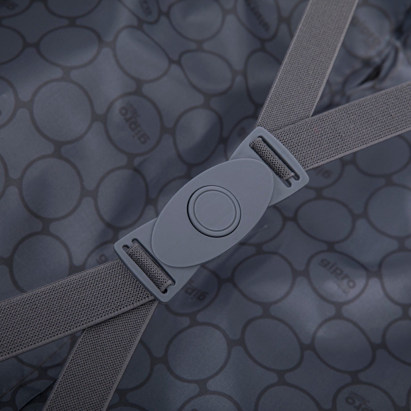 מזוודה בינונית קשיחה ואיכותית ״24 דגם Horizon מבית המותג Gipro Japan