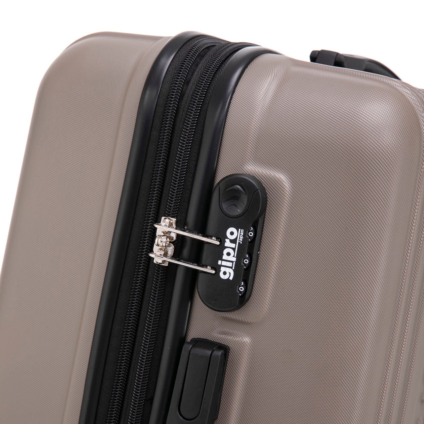 מזוודה טרולי עליה למטוס ״20 קשיחה ומתרחבת דגם Miami מבית Gipro