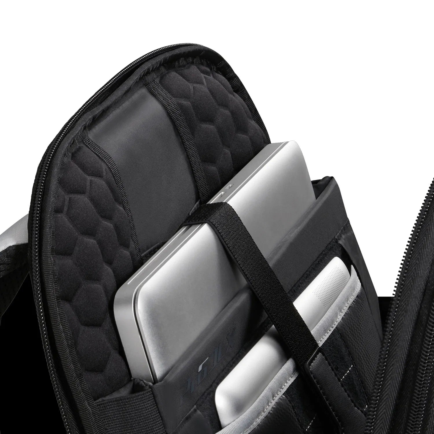 תיק גב למחשב נייד 15.6' מסדרת הפרימיום של סמסונייט Samsonite PRO-DLX 6-BACKPACK 15.6"3V EXP