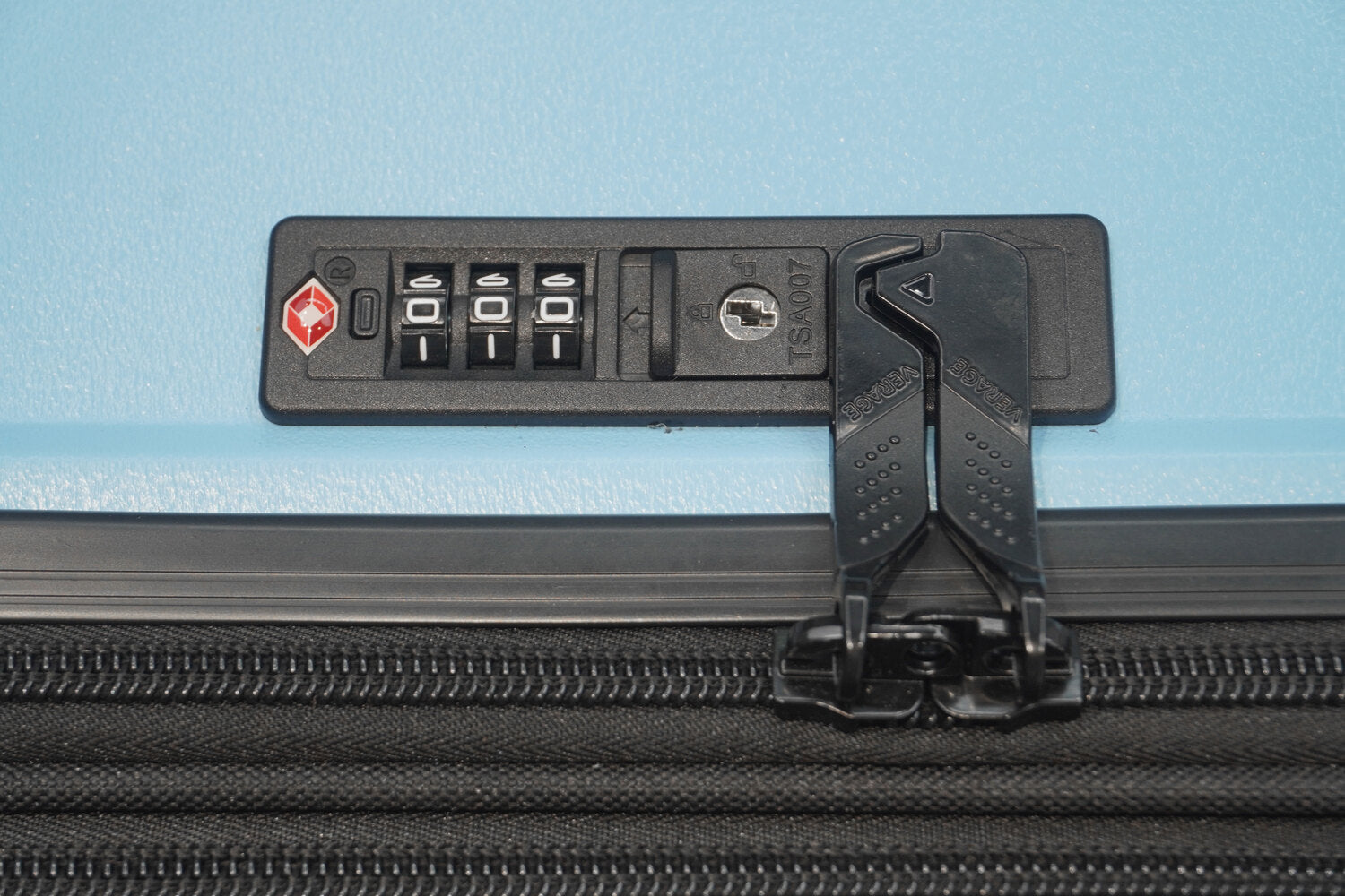 מזוודה קשיחה גדולה 27" בלתי שבירה עם פטנט הגלגל המתפרק מבית היוקרה VERAGE דגם GENOVA המפואר