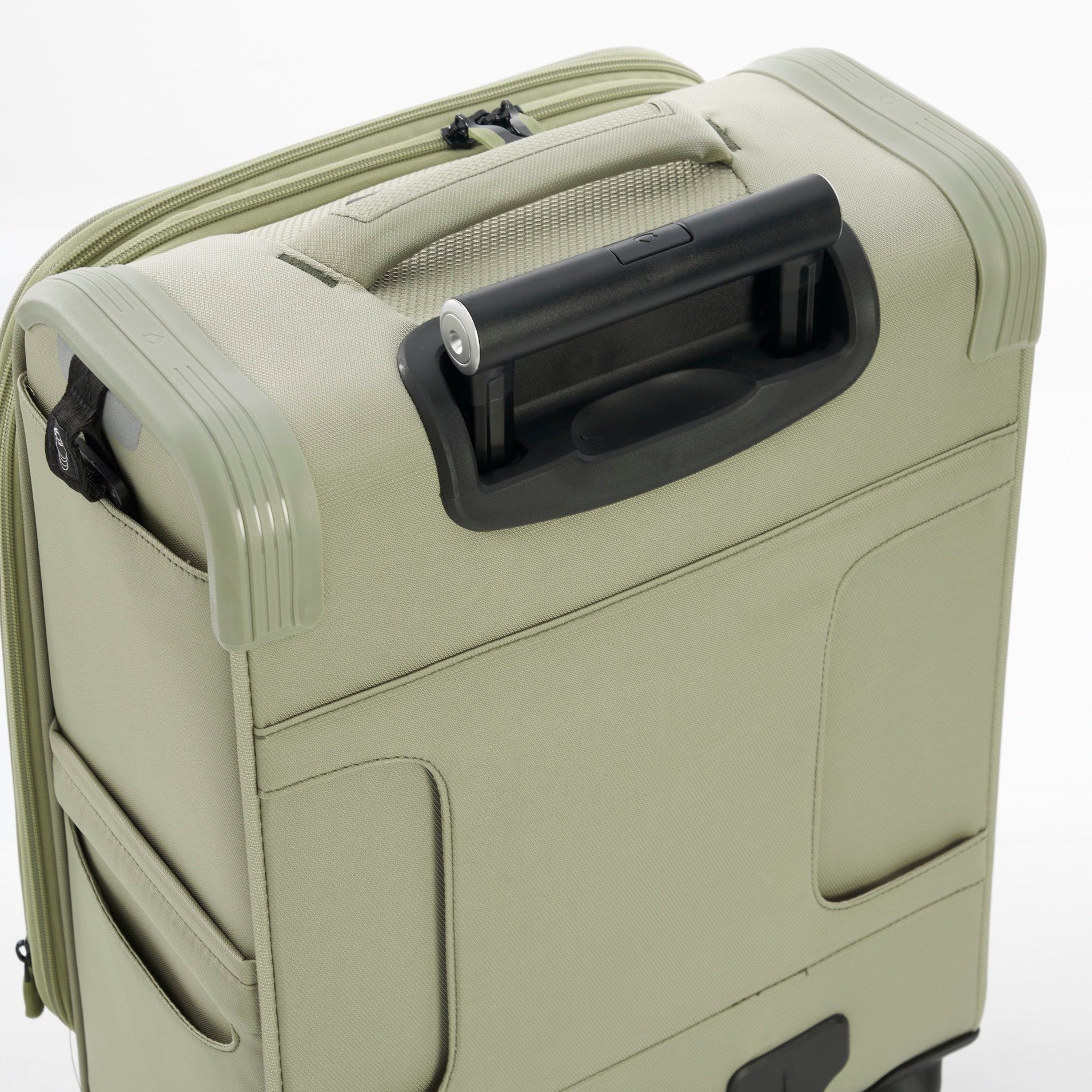 מזוודה טרולי עליה למטוס 19" קלה מבד דגם TOLEDO PRO III מבית היוקרה Verage אנגליה