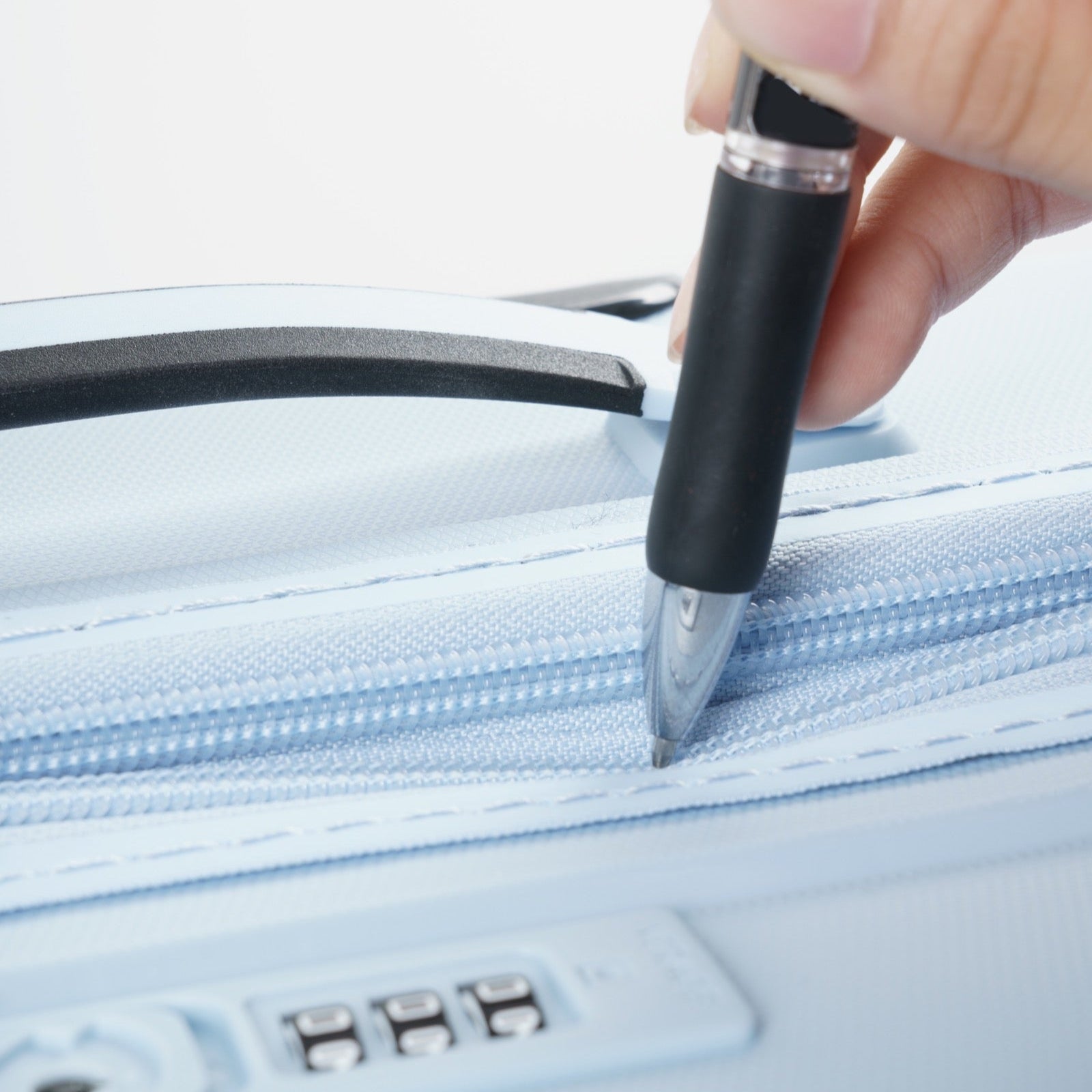 סט זוג מזוודות קשיחות מעוצבות ״29 + ״20 מסדרת הפרימיום Edinburgh מבית היוקרה האנגלי VERAGE