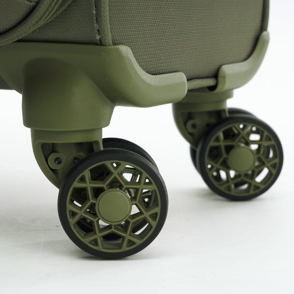 מזוודת טרולי עליה למטוס בד ״18.5 אולטרא לייט פרימיום דגם windermere מבית מותג היוקרה Verage אנגליה