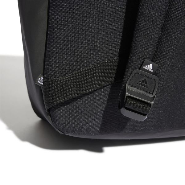 תיק בית ספר דגם Classic Badge HG0349 מבית המותג ADIDAS