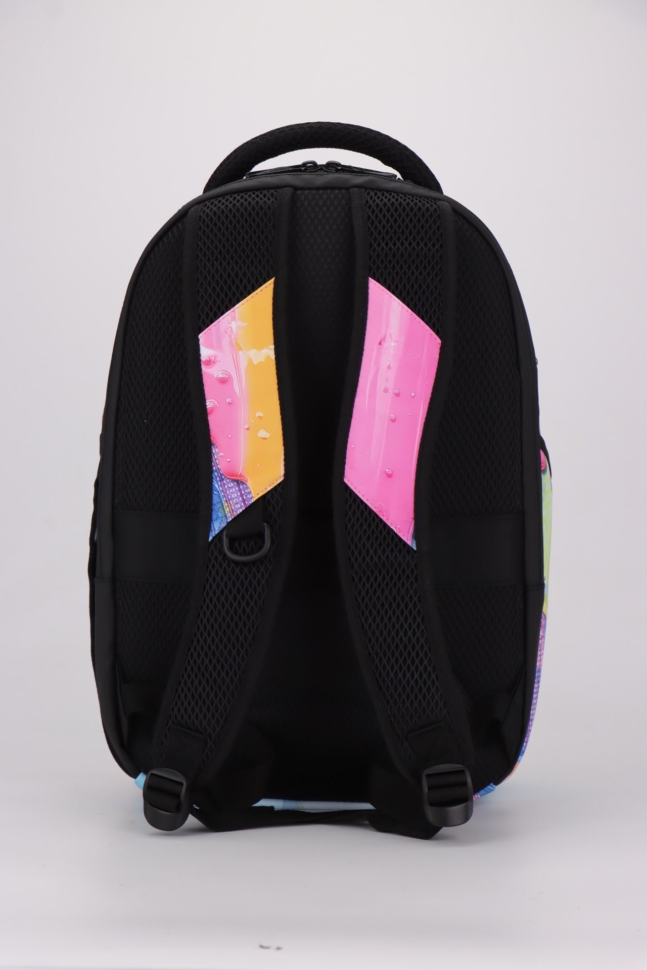 תיק גב בית ספר גרפיטי מודפס מסדרת hype Collection מבית המותג MARSHMELO דגם Euro Colored Liquid