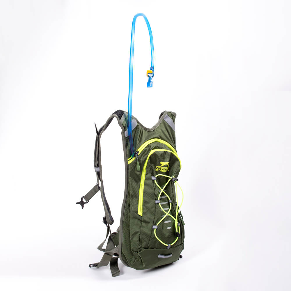 תיק טיולים ורכיבה כולל שלוקר 2 ליטר מבית SLAZENGER דגם Hydration Backpack 2L