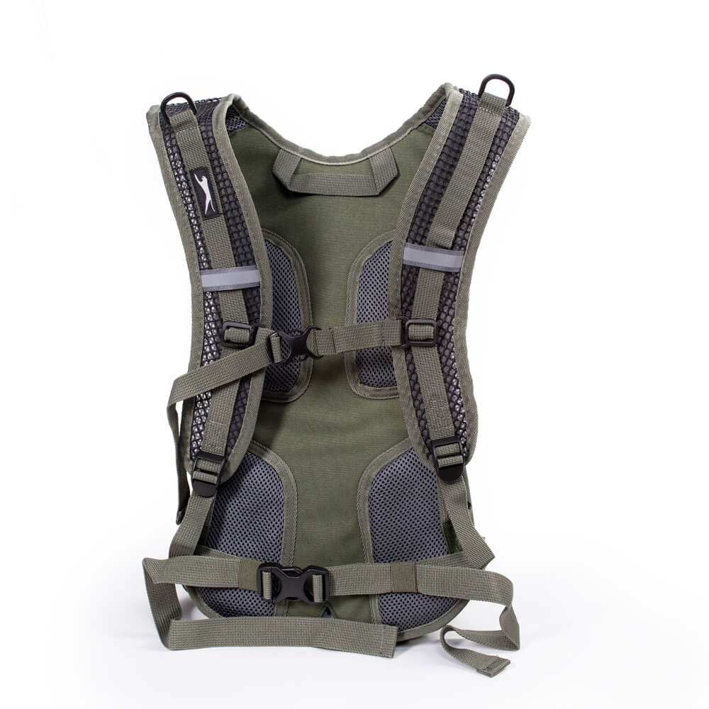 תיק טיולים ורכיבה כולל שלוקר 2 ליטר מבית SLAZENGER דגם Hydration Backpack 2L