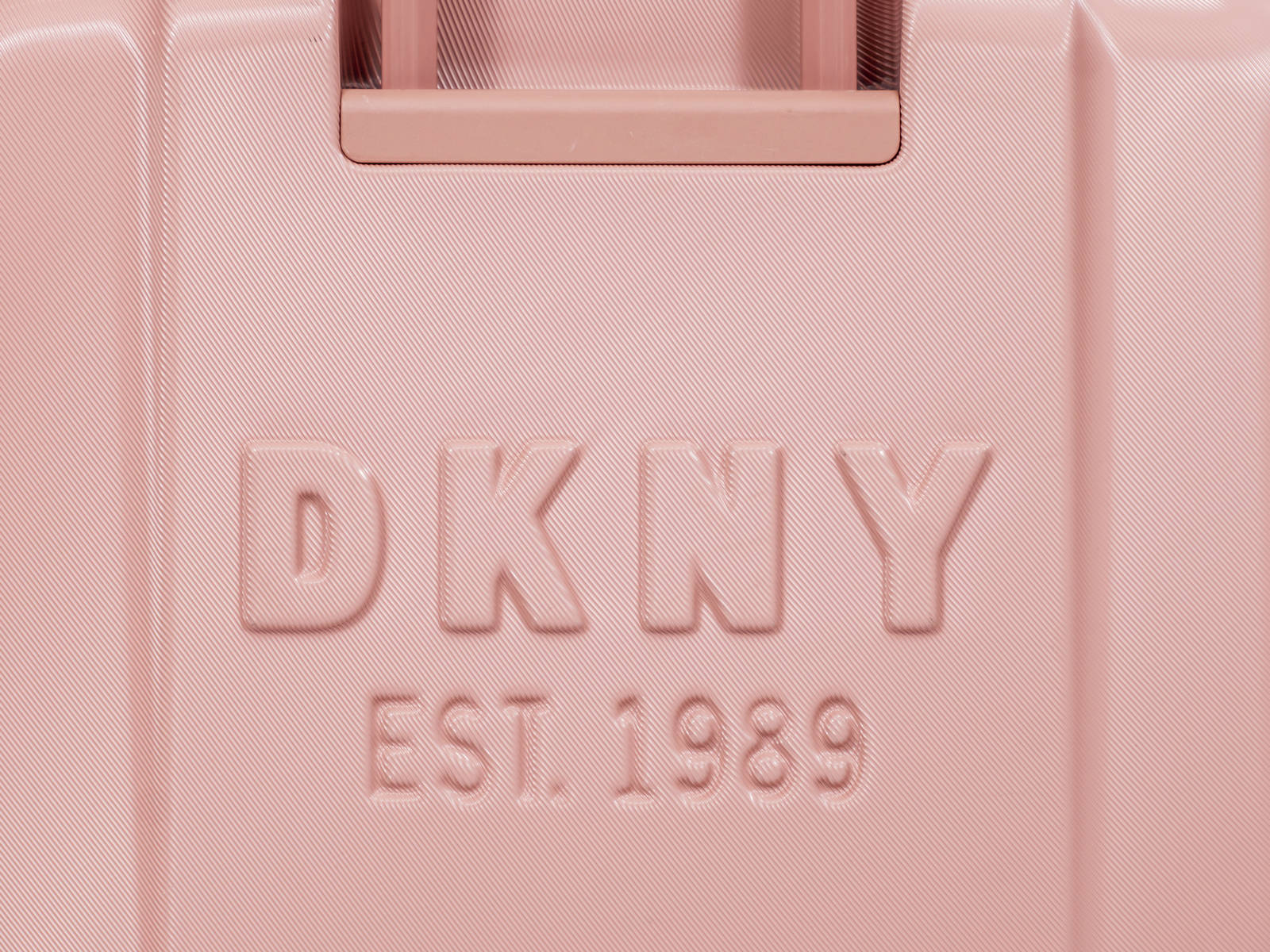 מזוודה גדולה קשיחה 28" אופנתית מבית מעצבת העל Donna Karan DKNY דגם SIX FOUR ONE