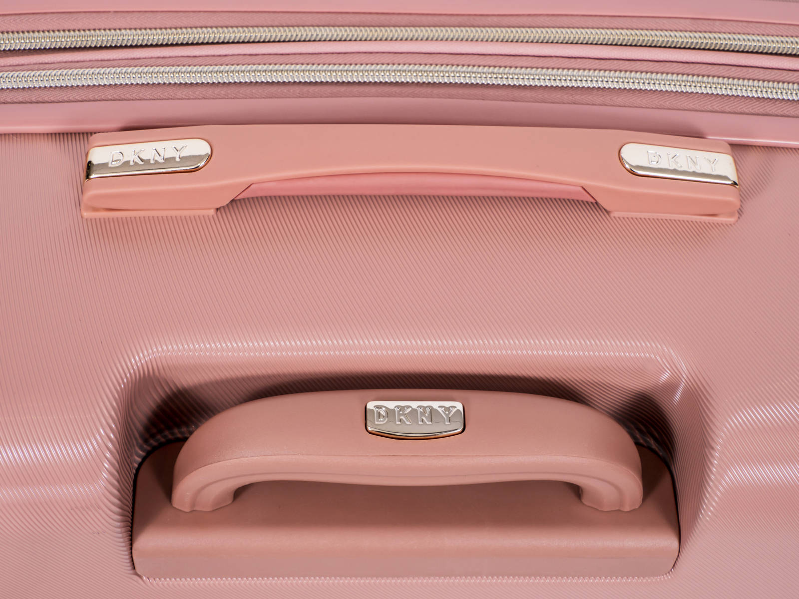 ✮✮בלעדי בישראל✮✮ מזוודה גדולה 28" אופנתית מבית מעצבת העל Donna Karan DKNY דגם SIX FOUR ONE