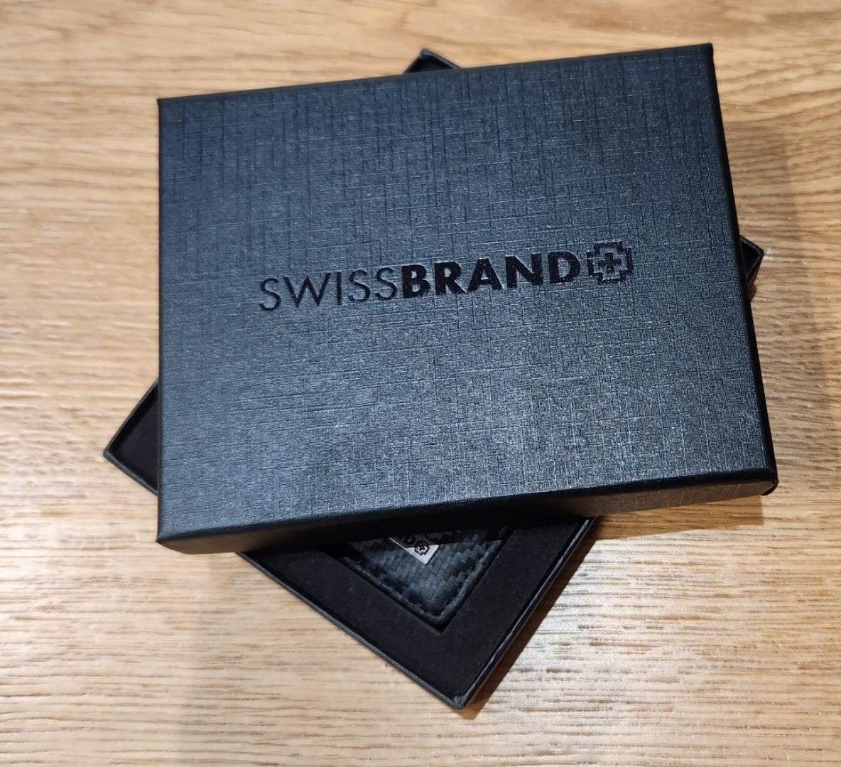 ✮מותג שוויצרי מקורי✮ ארנק עור אלגנטי מבית המותג SwissBrand דגם Monaco Trifold