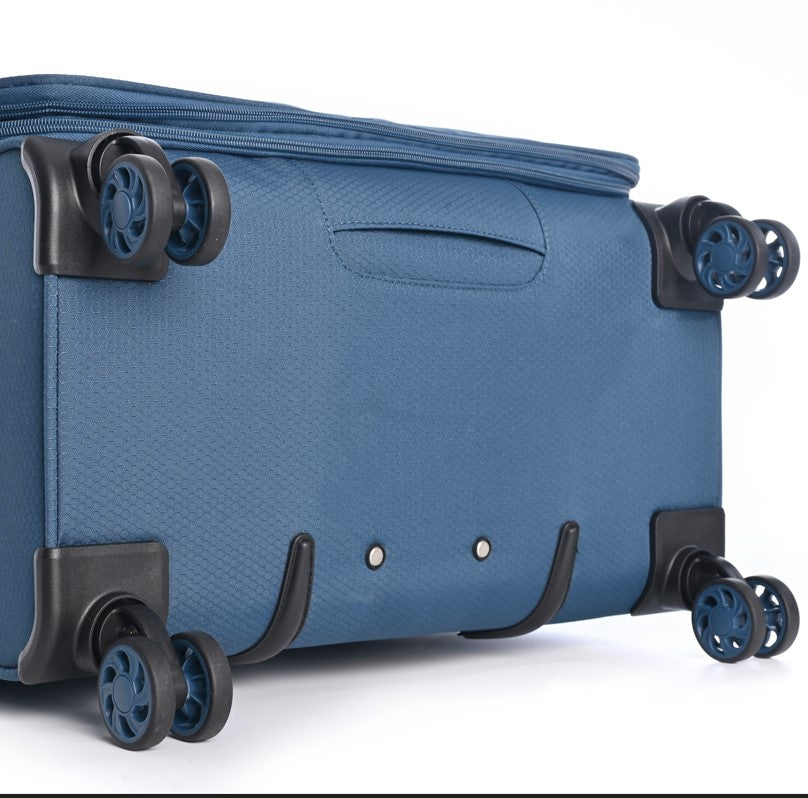 מזוודה בד פרימיום גדולה 28" קלה במיוחד מסדרת C-lite מבית חברת היוקרה Slazenger