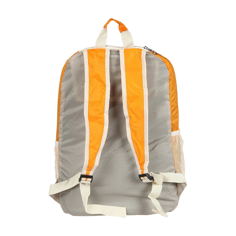 תיק גב קטן מניילון לנסיעות מתקפל קל משקל מבית VERAGE