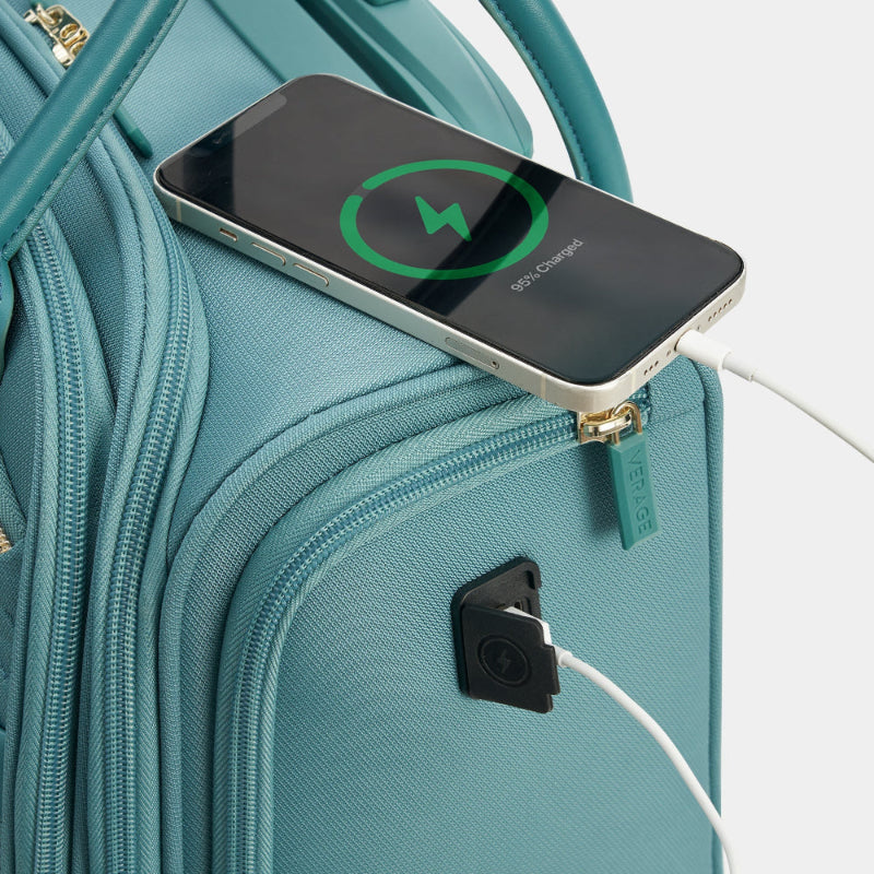 מזוודת טרולי בד עליה למטוס "14 מעוצבת דגם Aphro Underseat מבית המותג האנגלי היוקרתי Varage שקע usb חיצוני