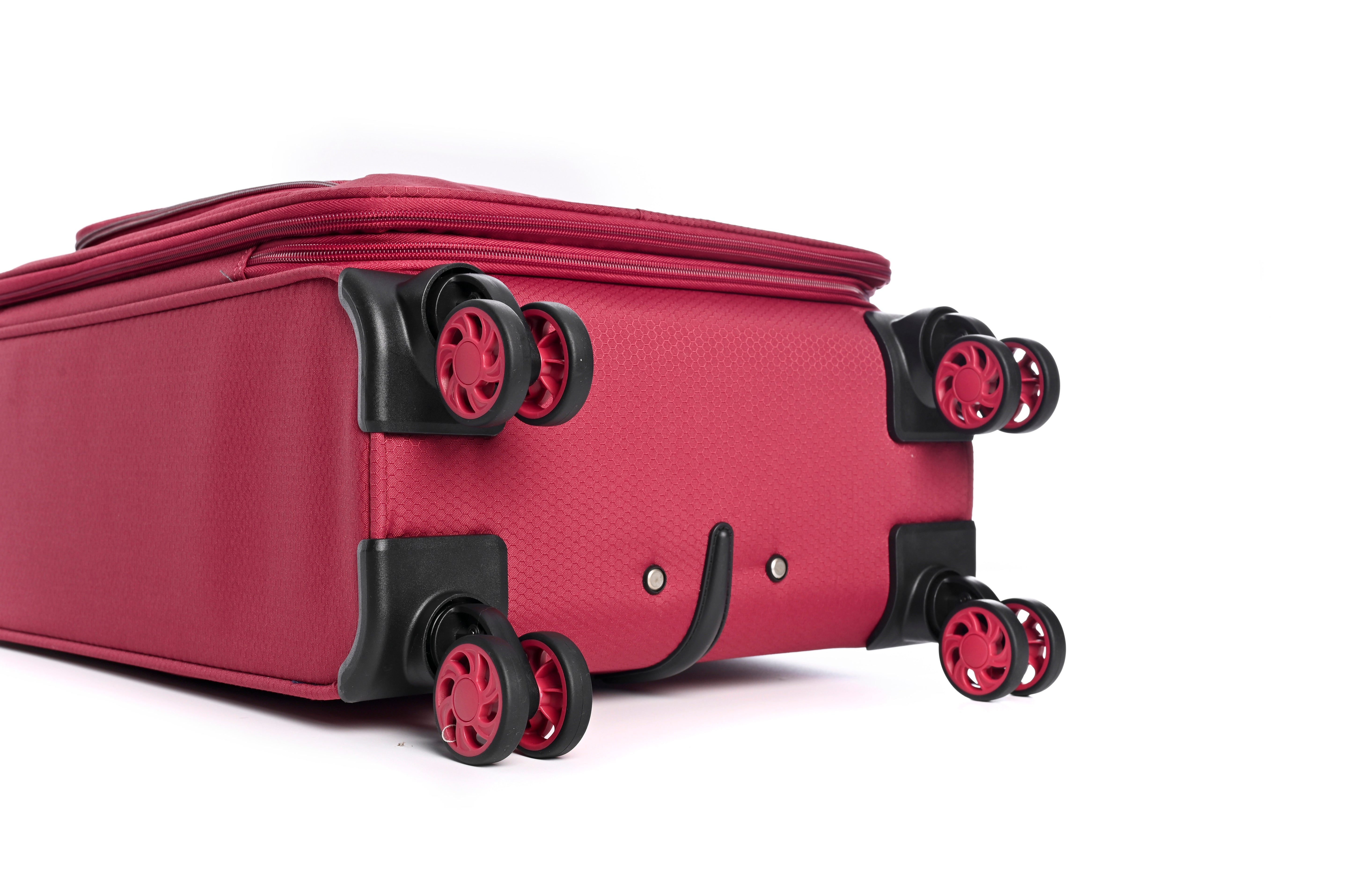 טרולי מזוודה עליה למטוס פרימיום 19" קלה במיוחד מסדרת C-lite מבית חברת היוקרה Slazenger