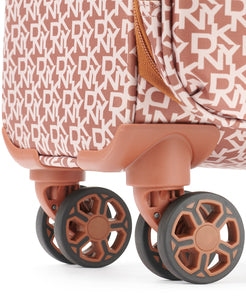 מזוודה בד טרולי עליה למטוס 20" אופנתית מבית מעצבת העל Donna Karan DKNY דגם SIGNATURE 636