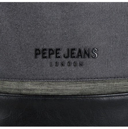 פאוץ' מבית מותג האופנה PEPE JEANS דגם GRAYS