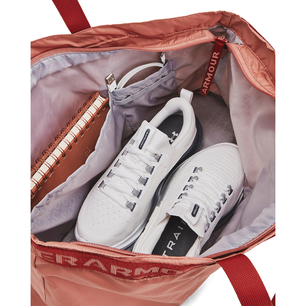 תיק נשיאה אופנתי וספורטיבי מבית UNDER ARMOUR דגם Favorite Tote Bag 20L