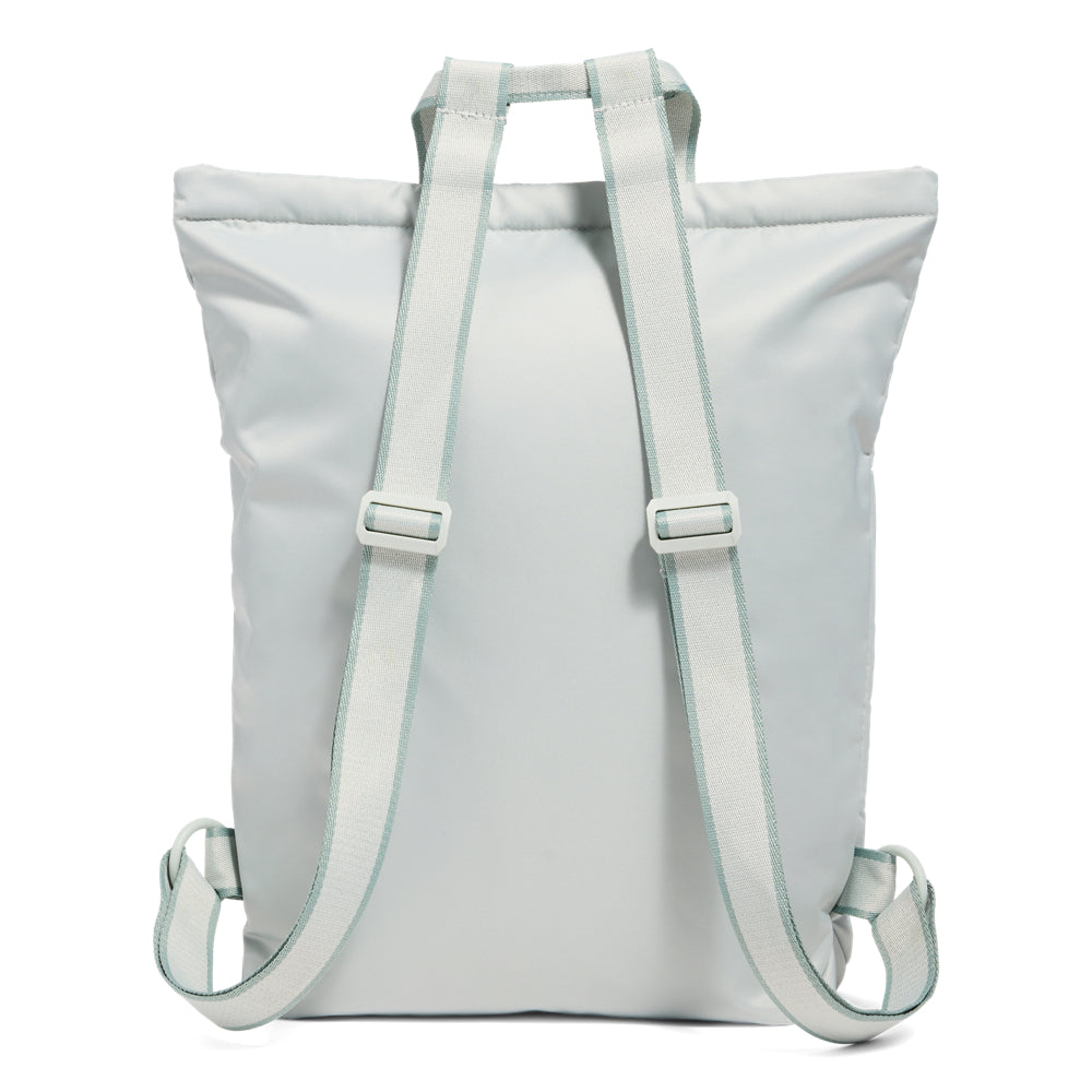 תיק גב Under Armour במראה ספורטיבי וקל משקל דגם Studio Lite Backpack