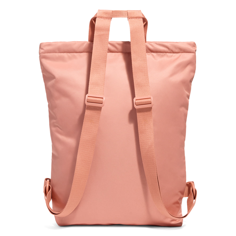 תיק גב Under Armour במראה ספורטיבי וקל משקל דגם Studio Lite Backpack