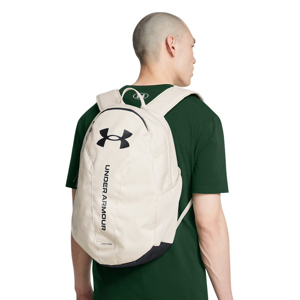 תיק גב ספורטיבי עם תא למחשב נייד מבית Under Armour דגם Hustle Lite Backpack 26L