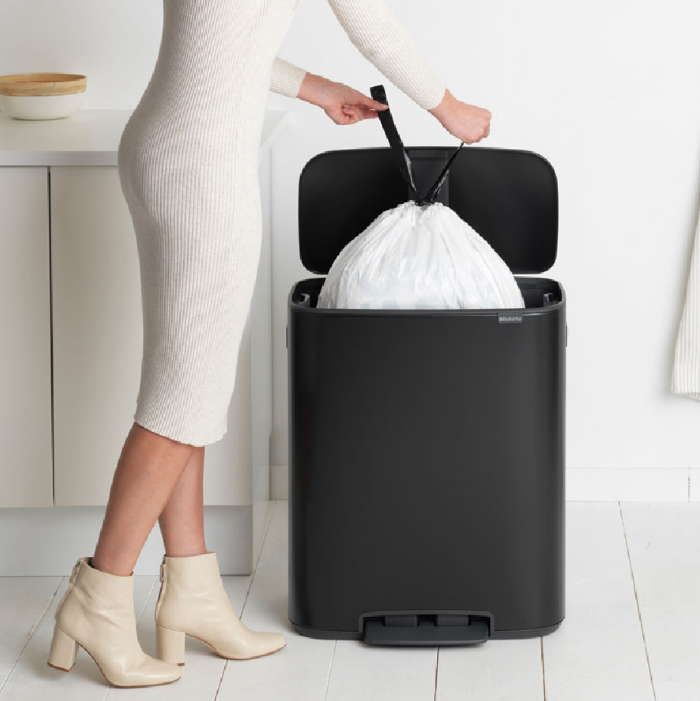 פח למטבח עם פתיחת פדל  60 ליטר דגם BO מבית המותג Brabantia
