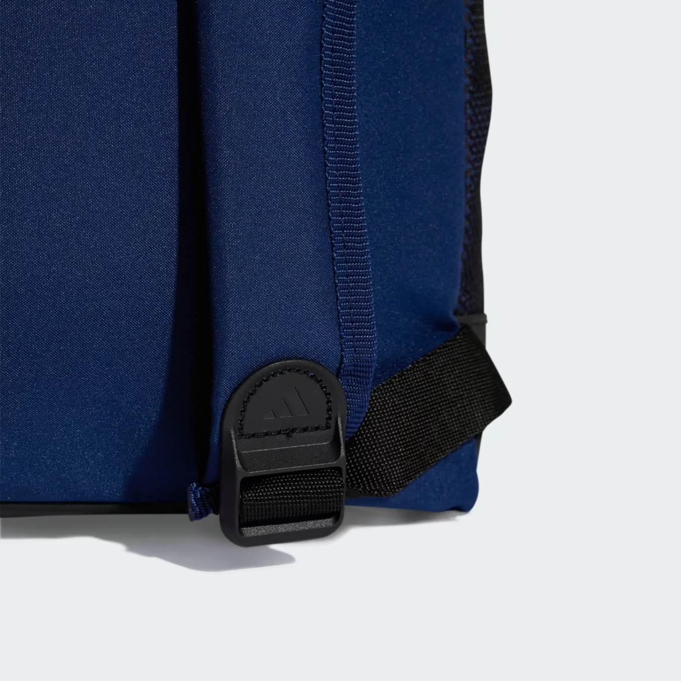 תיק גב לבית הספר דגם IN6120 Linear Backpack מבית המותג ADIDAS