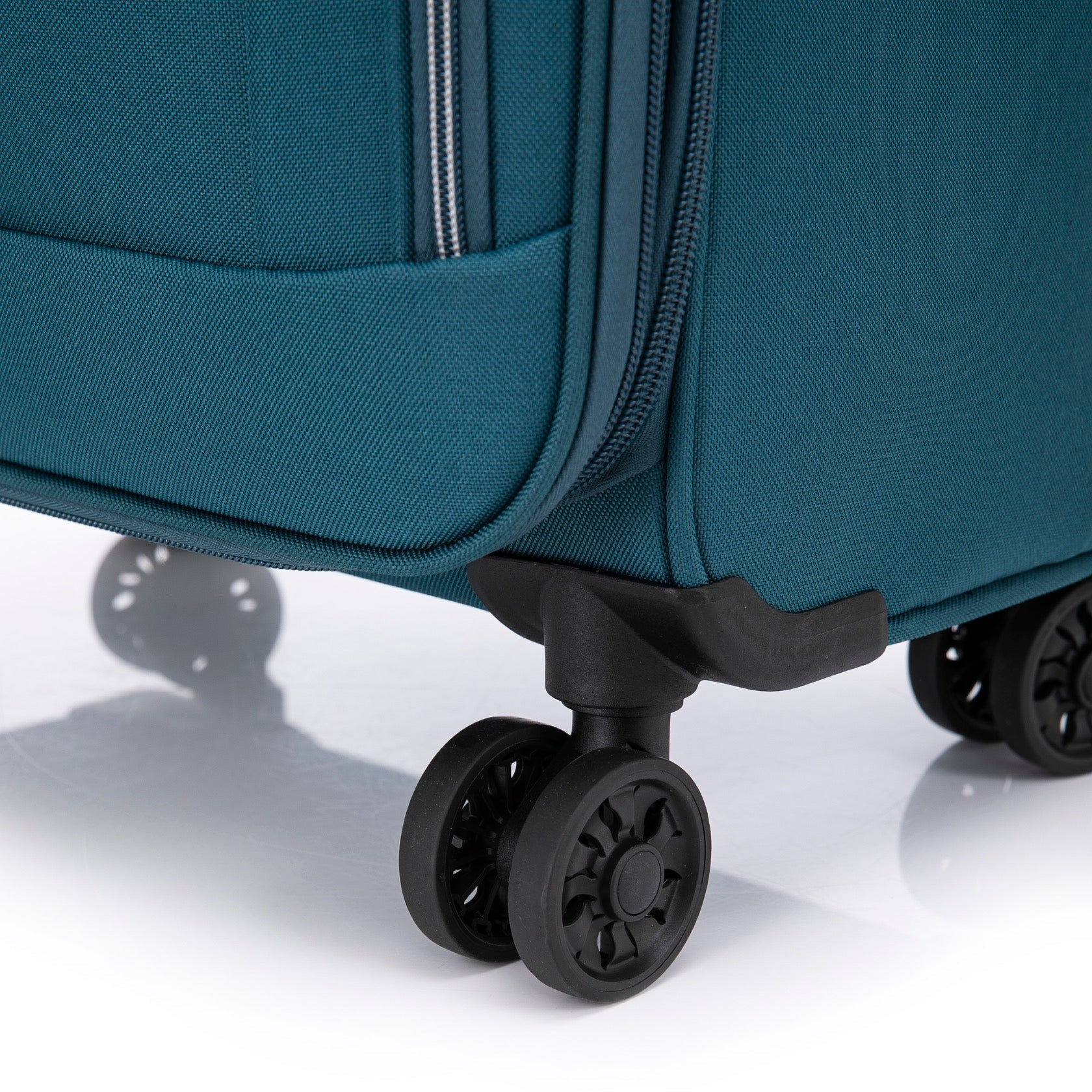 מזוודה בינונית "24 בד מתרחבת וקלת משקל דגם Tokyo מבית המותג GIPRO JAPAN