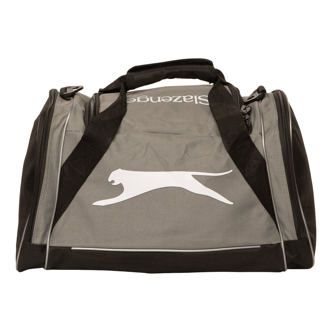 תיק ספורט וטיולים מבית SLAZENGER בחמישה גדלים  שונים 16"-32"