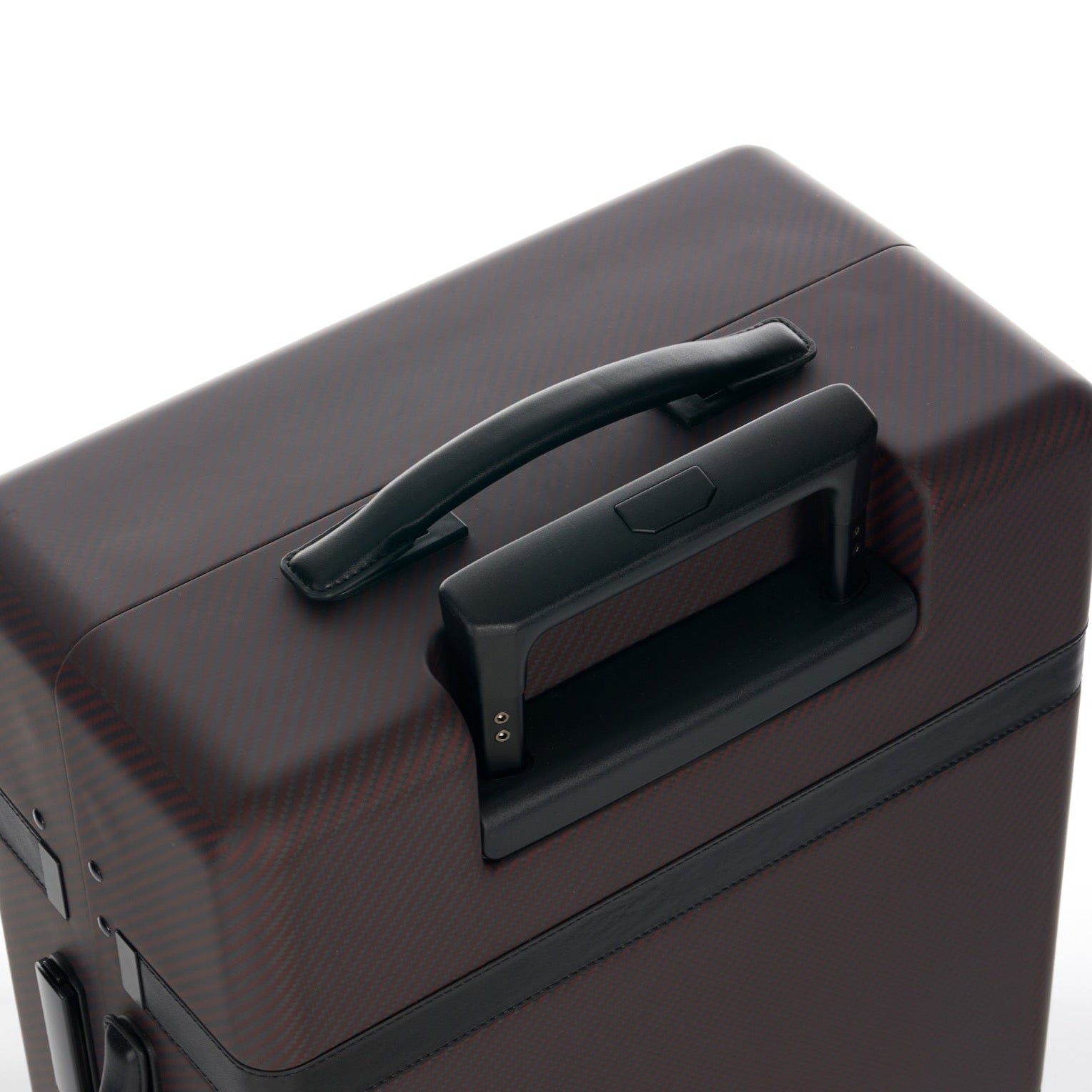 מזוודת טרולי עליה למטוס ״22 אופנתית ויוקרתית דגם CARBON FIBER מבית מותג היוקרה VERAGE