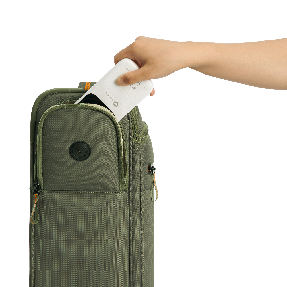 מזוודת טרולי עליה למטוס בד ״18.5 אולטרא לייט פרימיום דגם windermere מבית מותג היוקרה Verage אנגליה