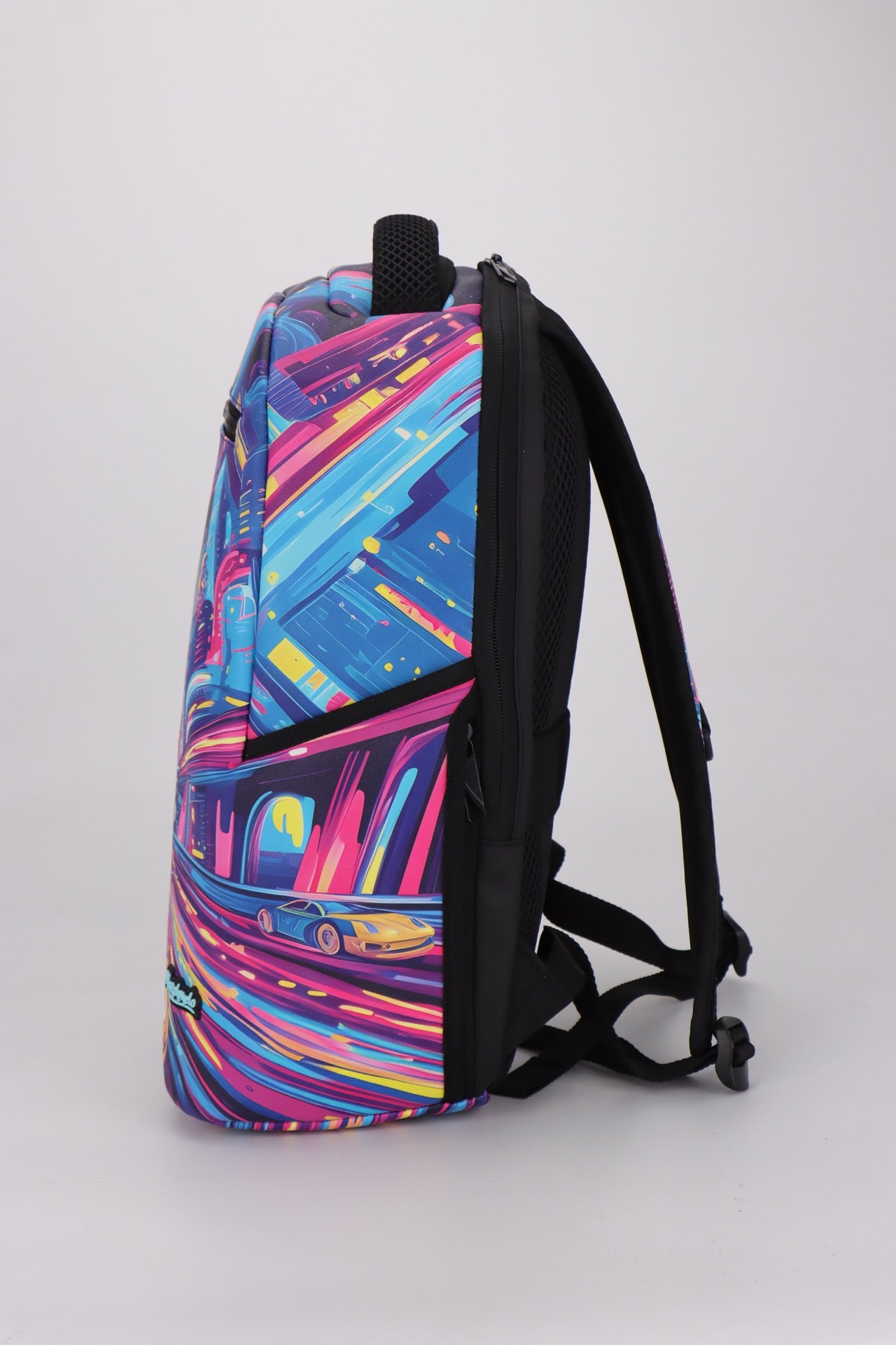 תיק גב בית ספר גרפיטי מודפס מסדרת hype Collection מבית המותג MARSHMELO דגם Graffiti Race
