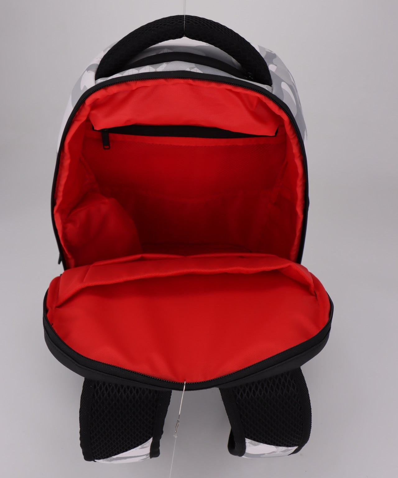 תיק גב לבית ספר גרפיטי מודפס מסדרת hype Collection מבית המותג MARSHMELO דגם Clouds & Dollars