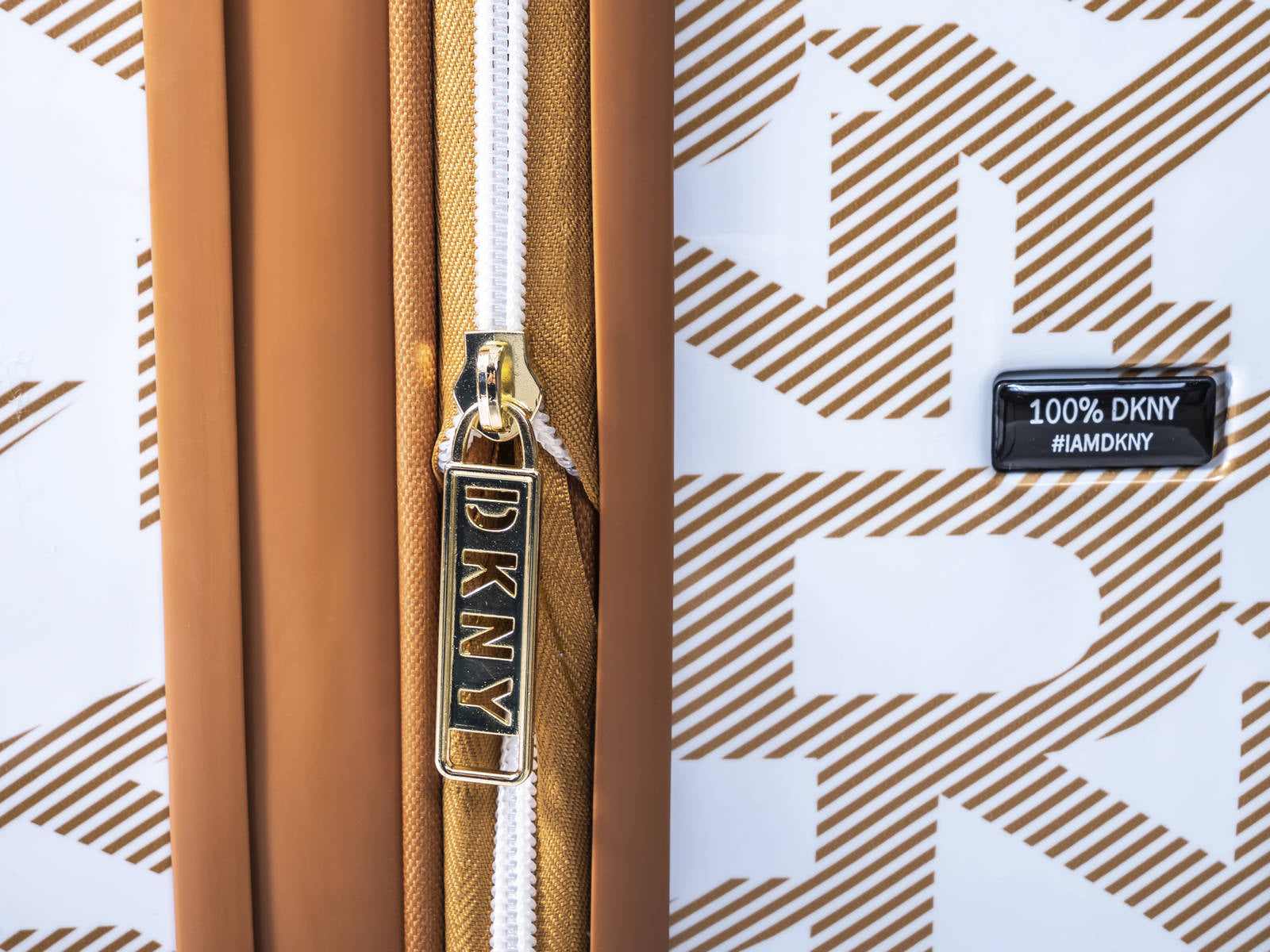 ✮✮בלעדי בישראל✮✮ סט 3 מזוודת אופנתיות מבית מעצבת העל Donna Karan DKNY דגם SIGNATURE BIG LOGO