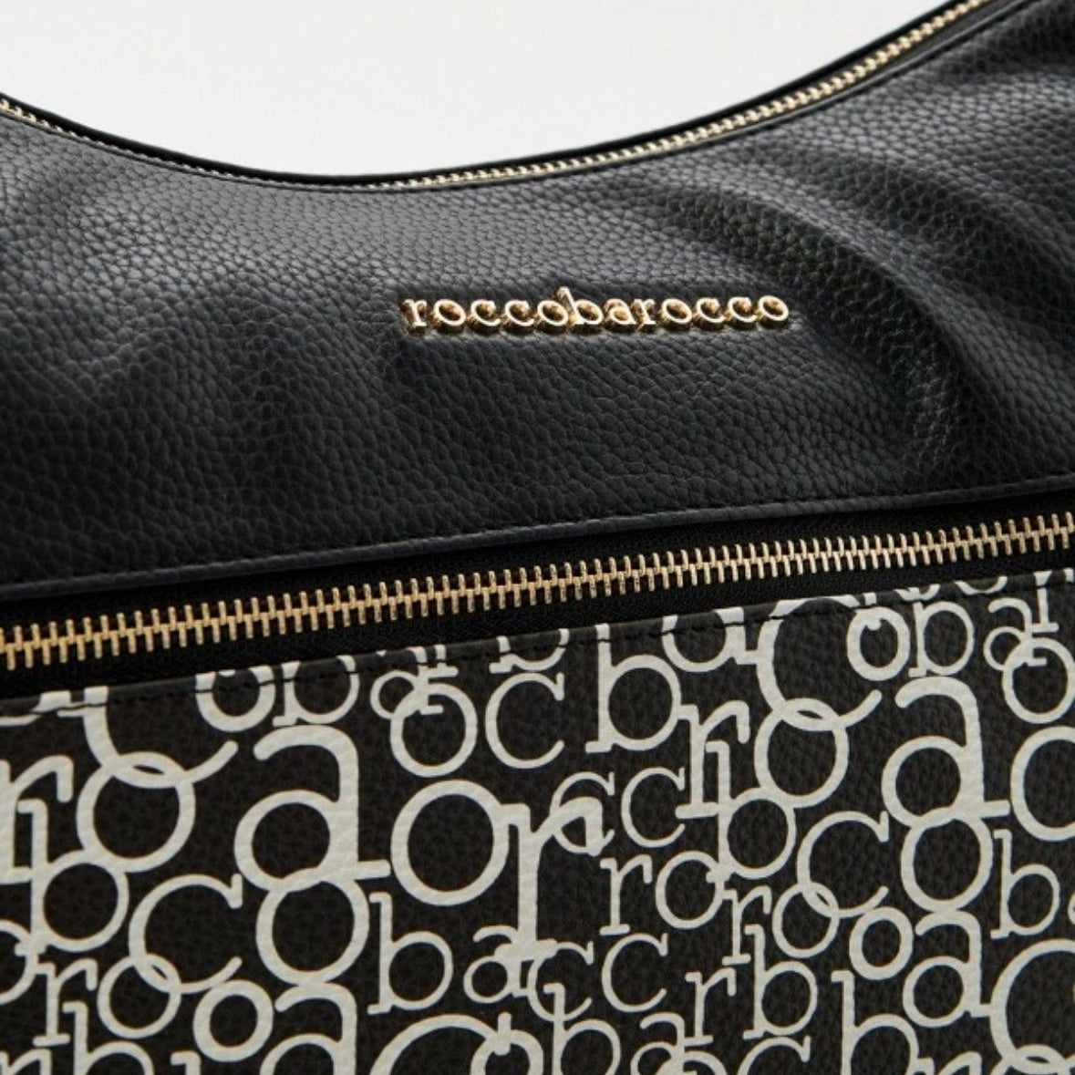 תיק צד אלגנטי דגם Tracolla מבית מעצב האופנה העולמי Roccobarocco