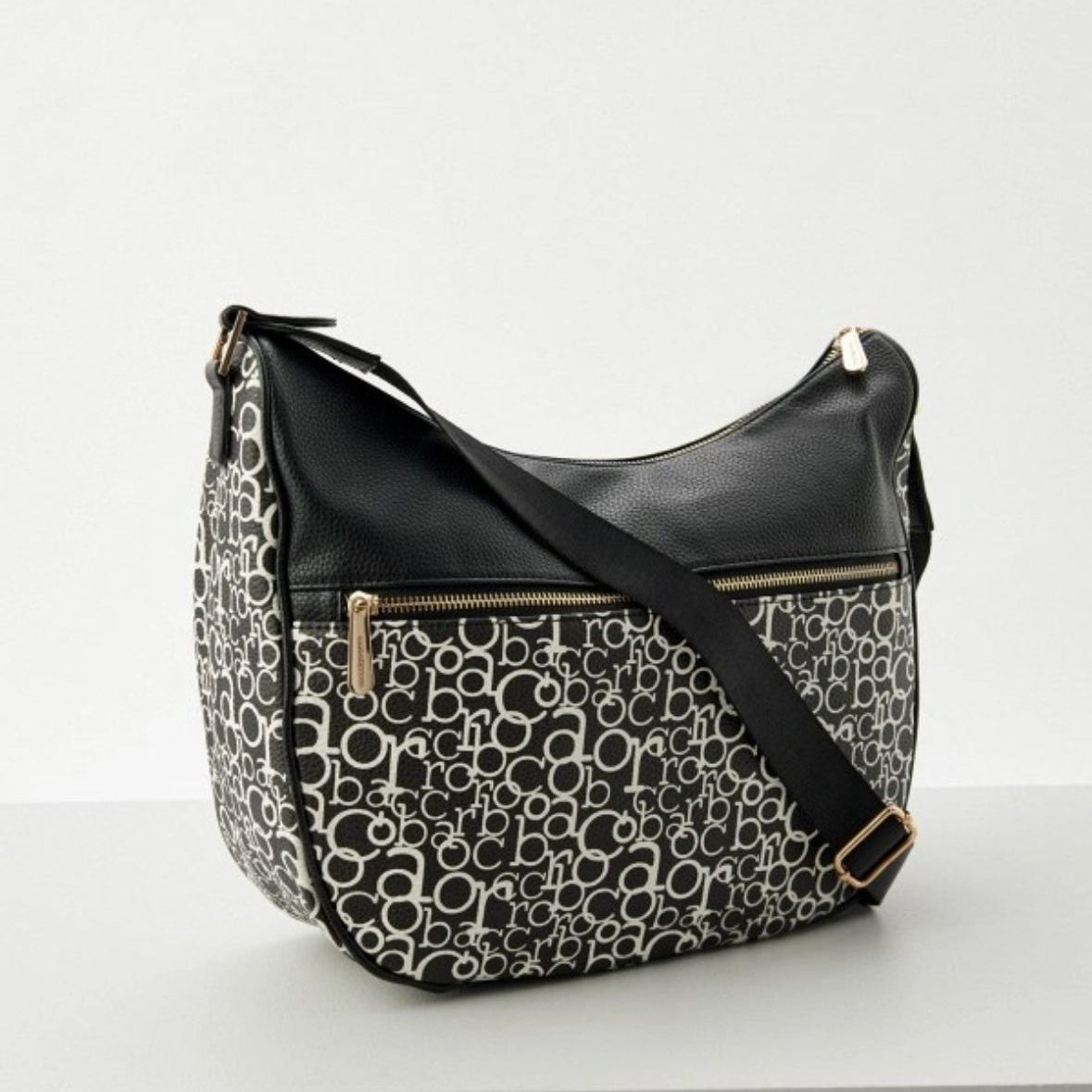 תיק צד אלגנטי דגם Tracolla מבית מעצב האופנה העולמי Roccobarocco