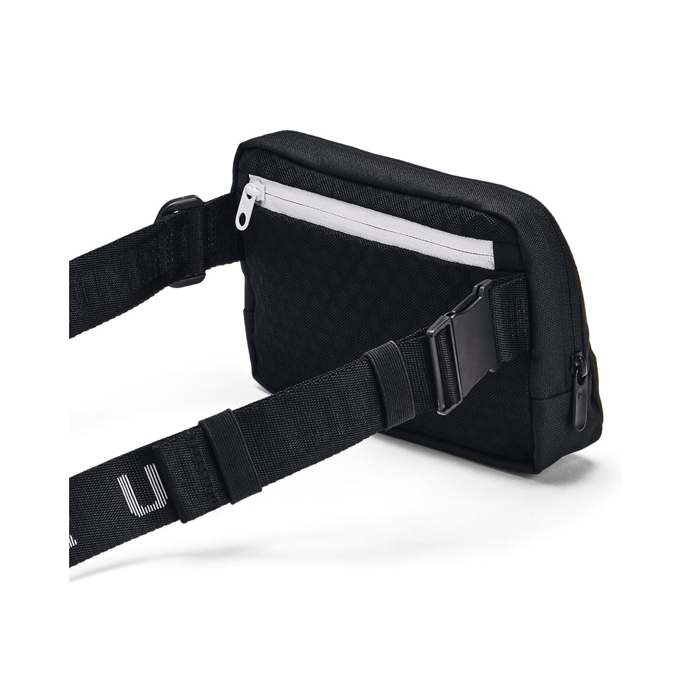 תיק קרוסבודי יוניסקס ספורטיבי מבית UNDER ARMOUR דגם Sportstyle WB Xbody