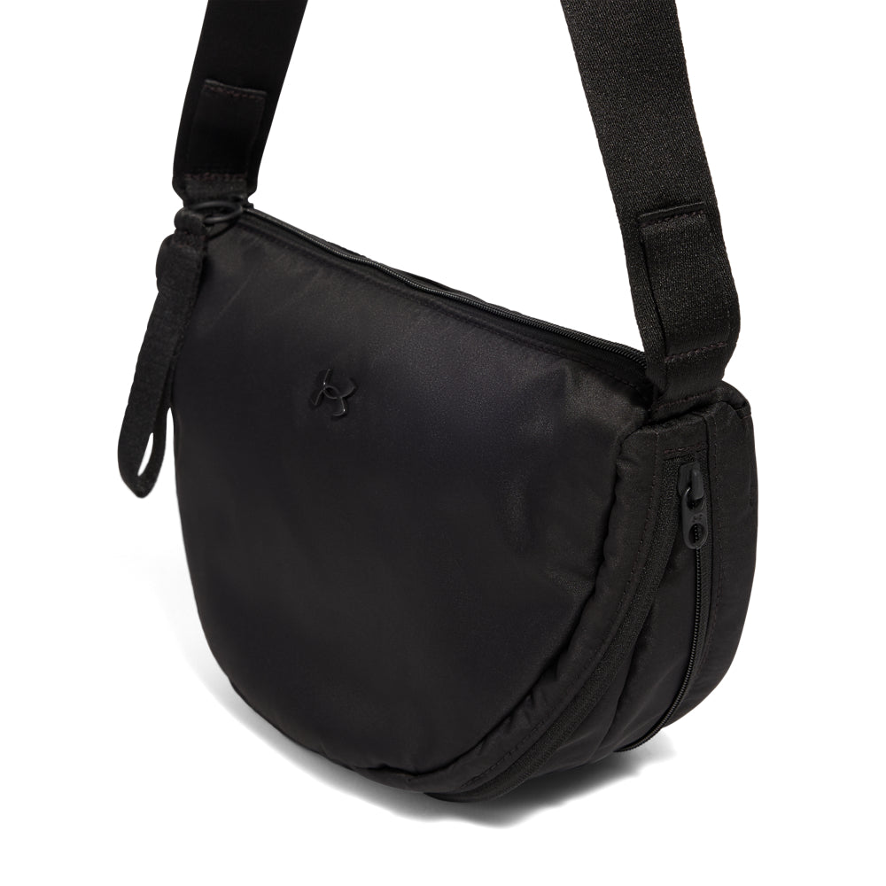 תיק צד אופנתי מתרחב מבית  UNDER ARMOUR דגם Studio Luna Shoulder Bag